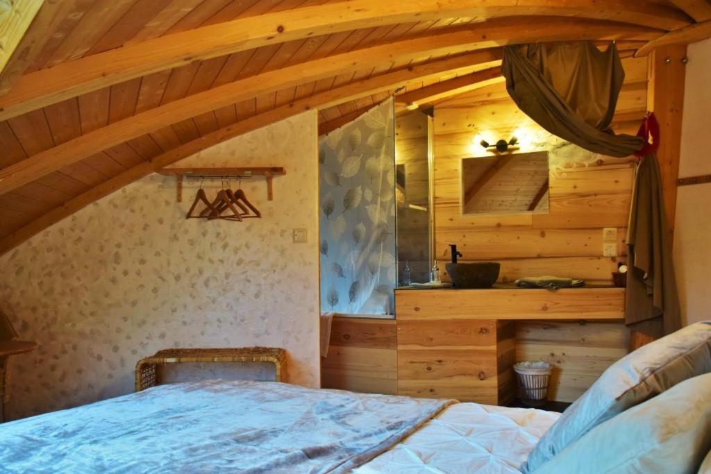 Au-Dela des Nuages, Maison d'hôtes insolite&SPA Aubessagne Extérieur photo